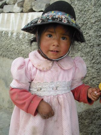 Enfant village du Colca.JPG